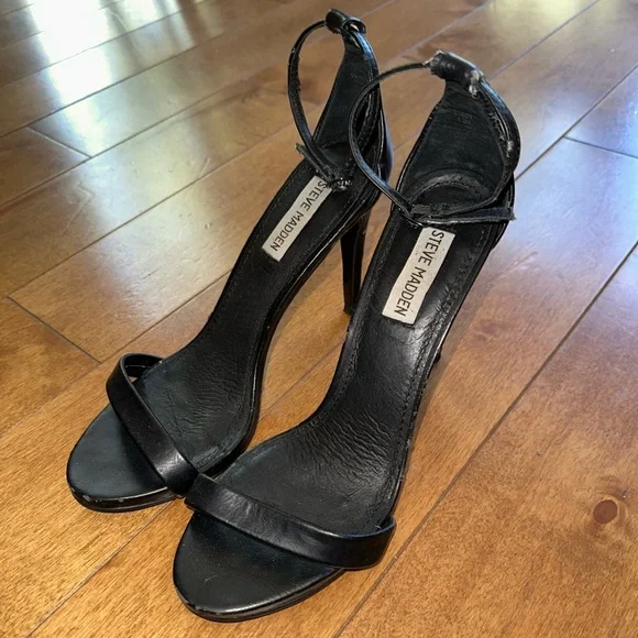 Steve Madden Heels Black - Picture 2 of 4
